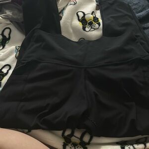 Black leggings with pockets